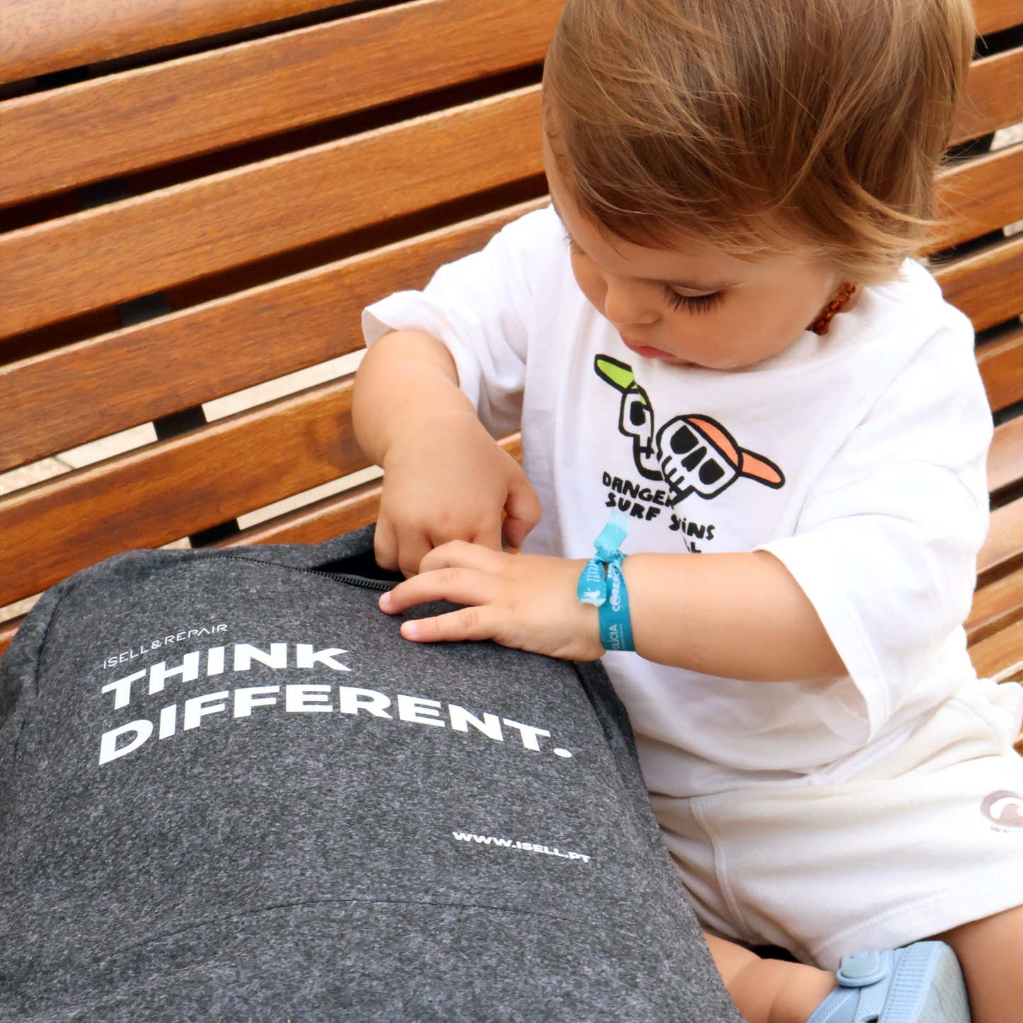 Mochila Sustentável THINK DIFFERENT