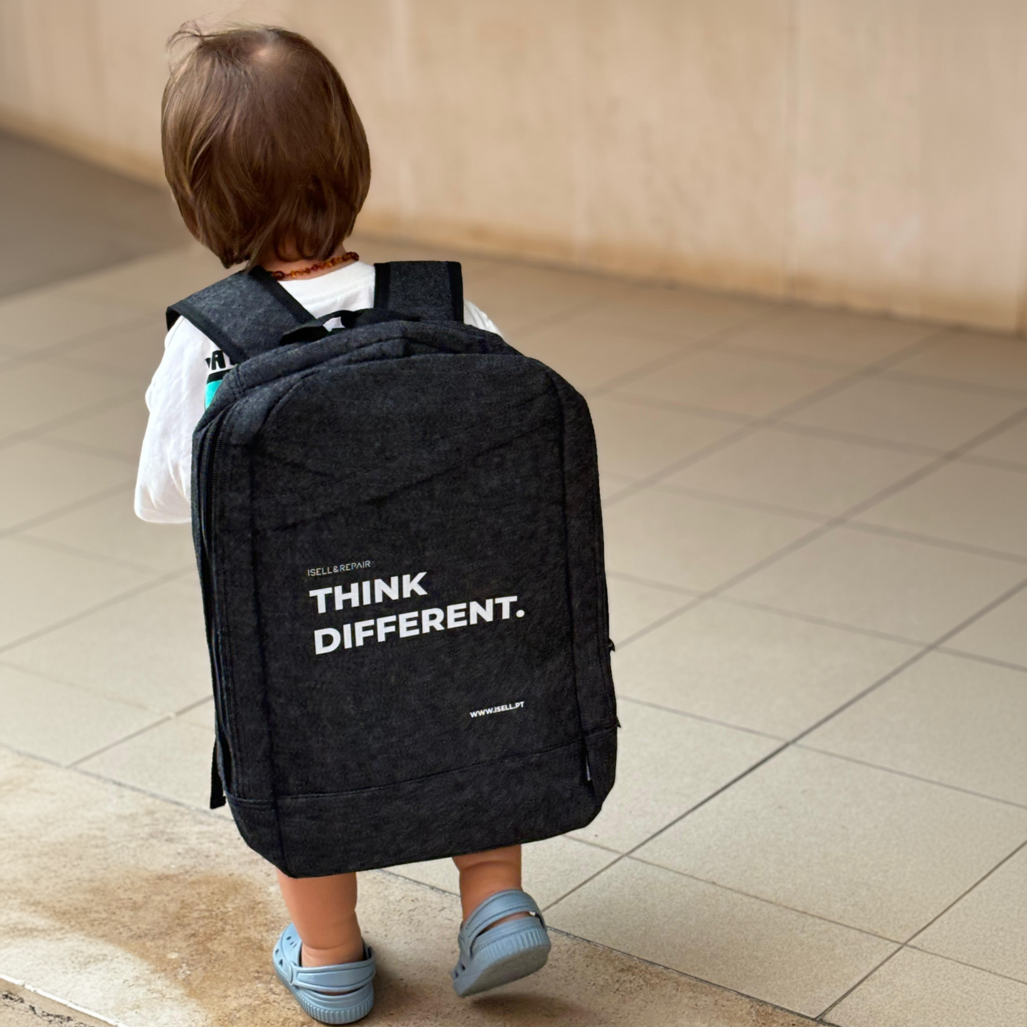 Mochila Sustentável THINK DIFFERENT